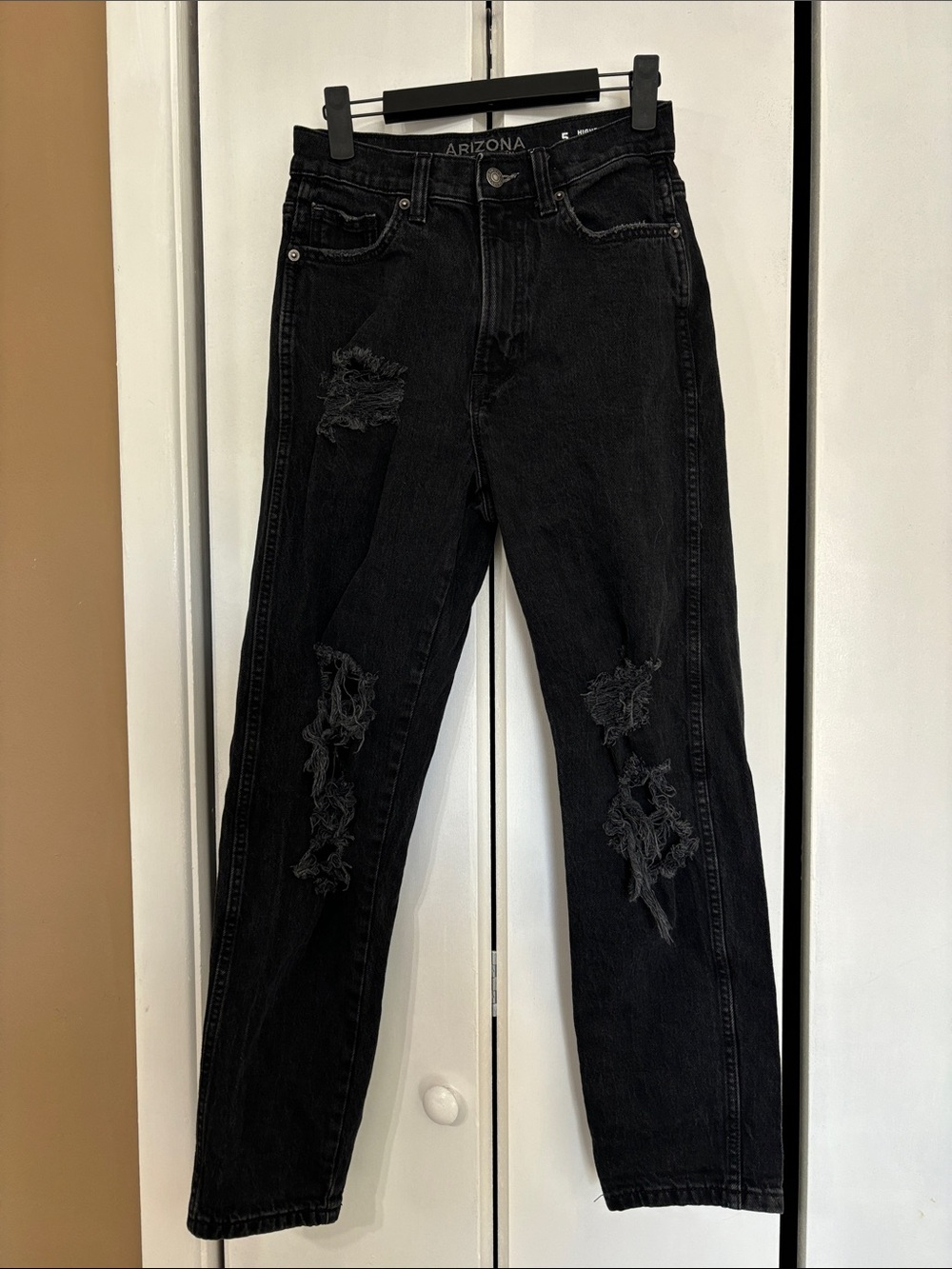 Arizona Jean Company Black Distressed highest rise mom Jeans